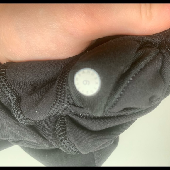 Lululemon Wunder Unders - Picture 4 of 5